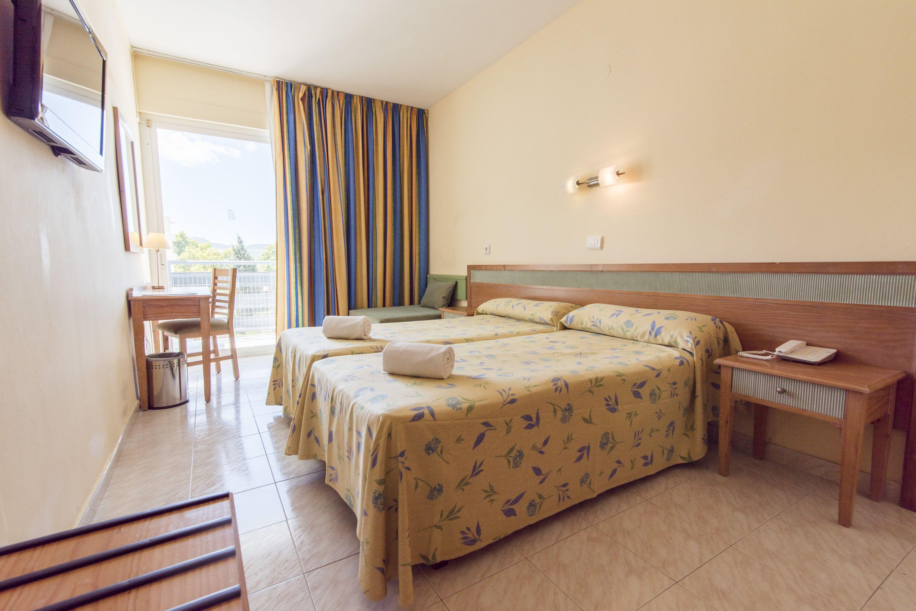 Azuline Hotel Pacific Sant Antoni de Portmany Екстериор снимка