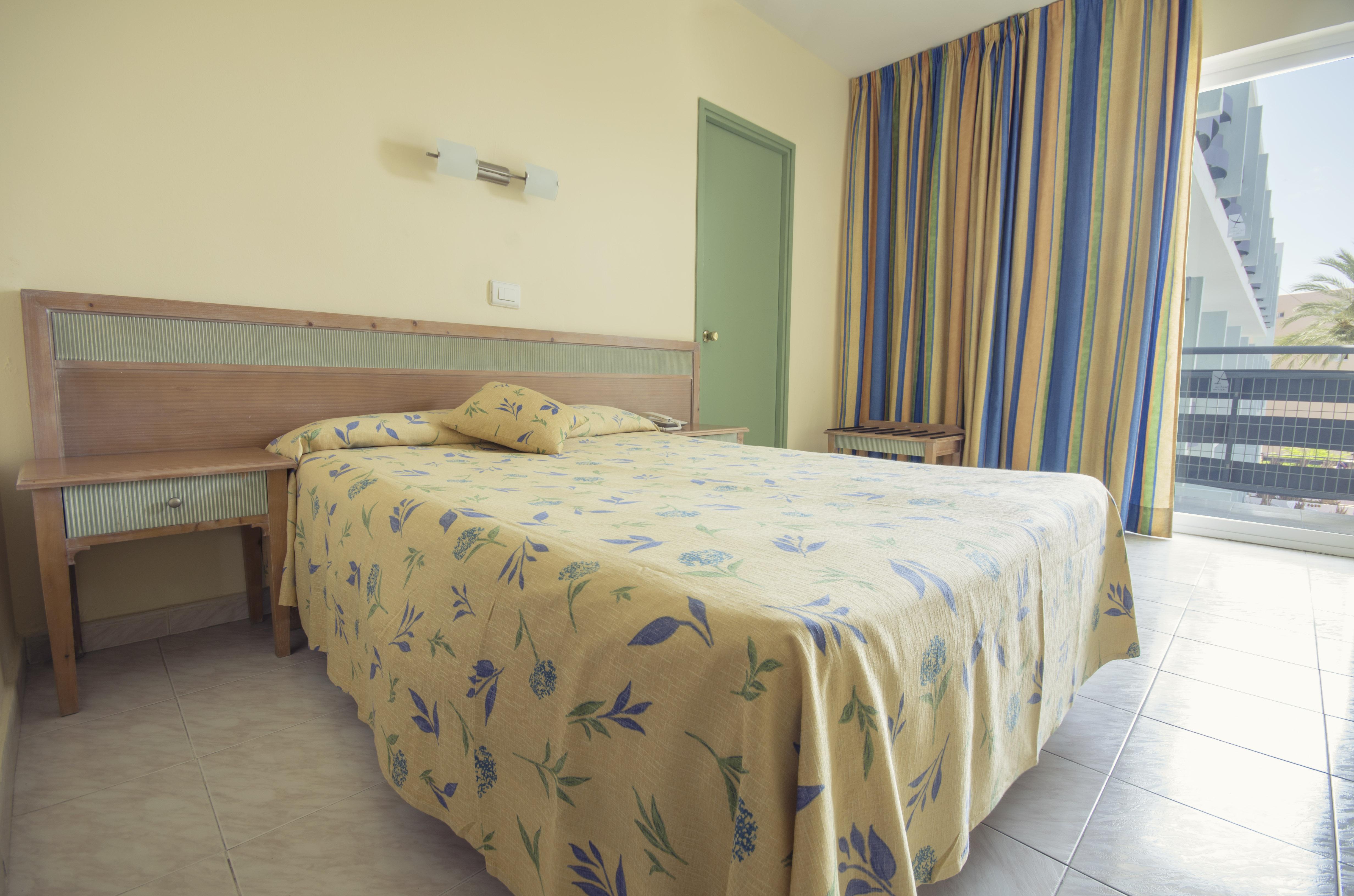 Azuline Hotel Pacific Sant Antoni de Portmany Екстериор снимка