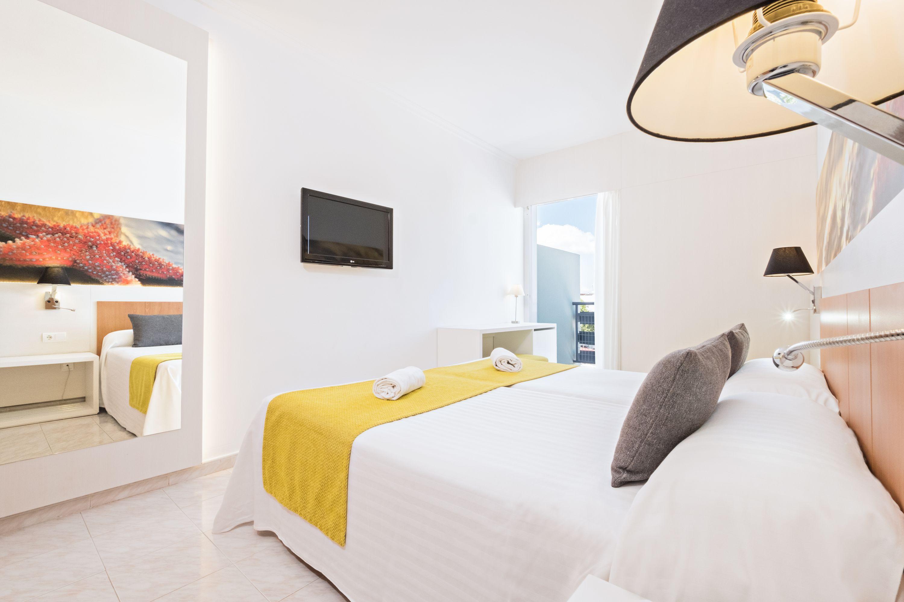 Azuline Hotel Pacific Sant Antoni de Portmany Екстериор снимка