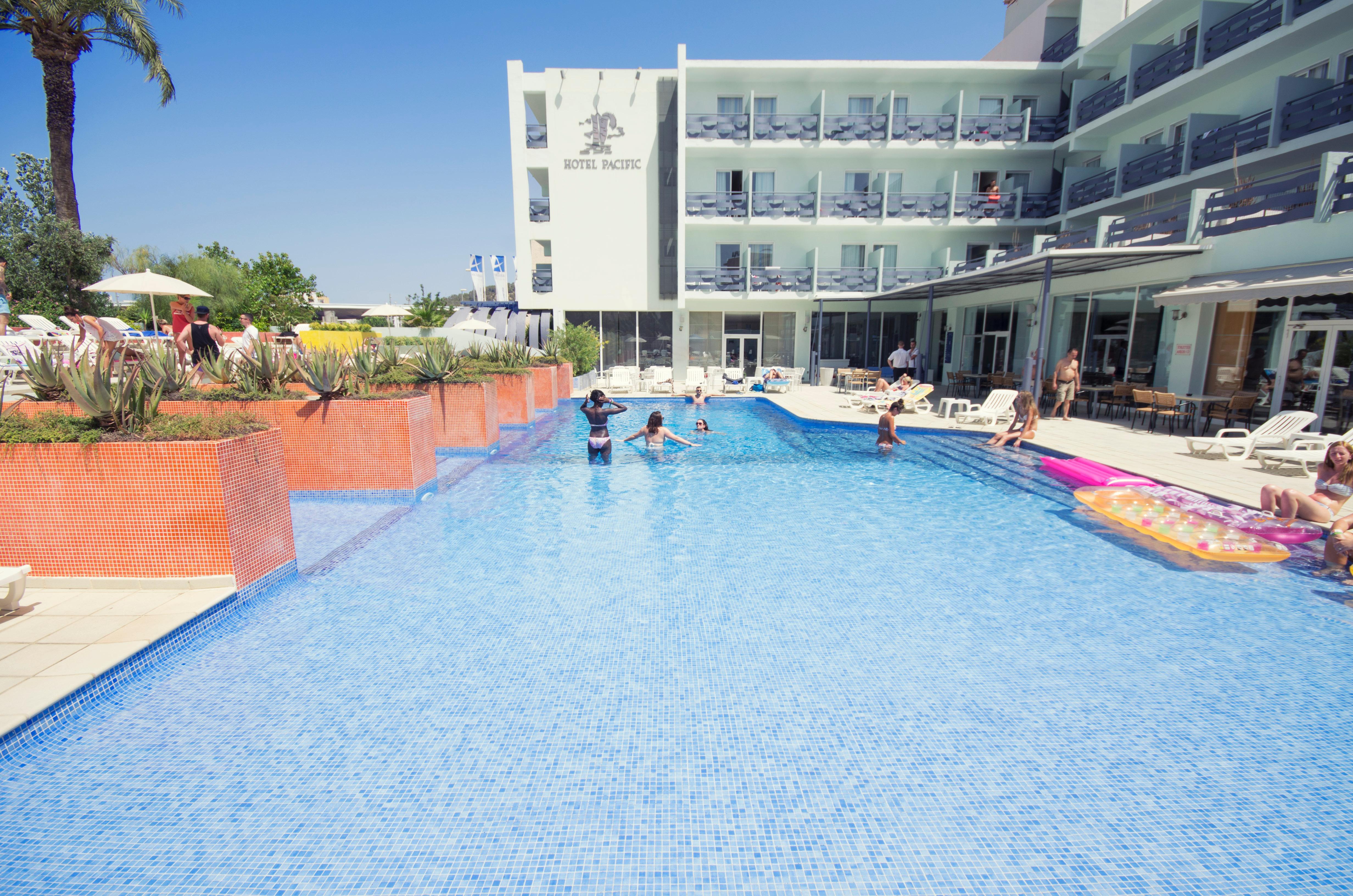 Azuline Hotel Pacific Sant Antoni de Portmany Екстериор снимка