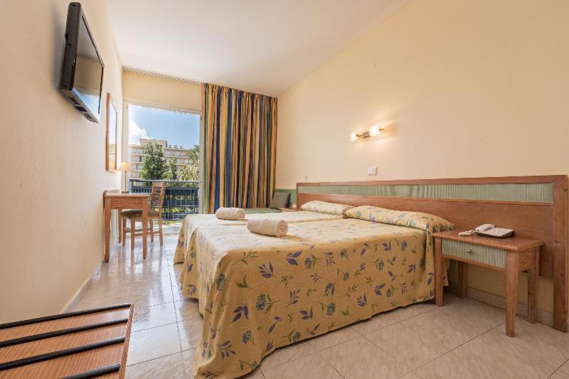 Azuline Hotel Pacific Sant Antoni de Portmany Стая снимка